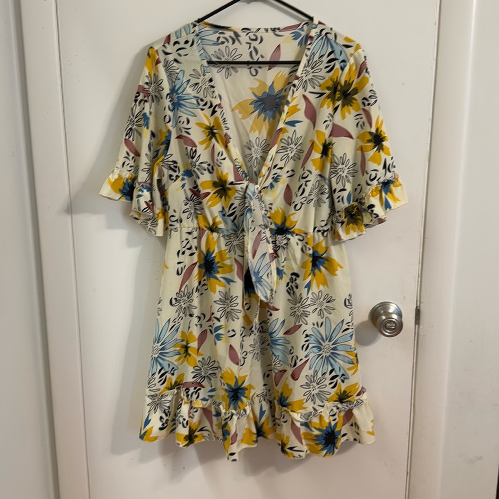 1X SHEIN floral tie front dress